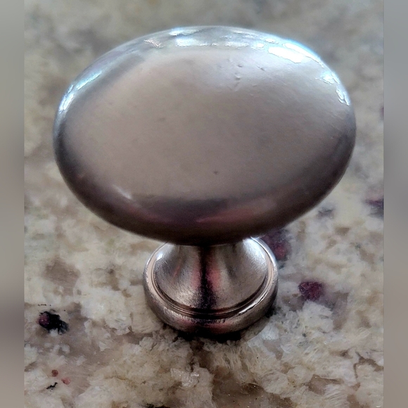 Lot of 4 - Liberty Hardware Round Satin Nickel Knobs NEW! - Picture 1 of 3